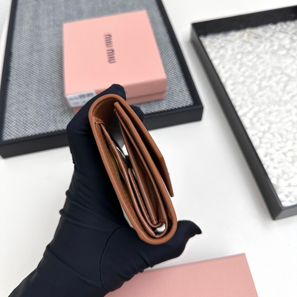 超激安ブランド財布偽物内部構造